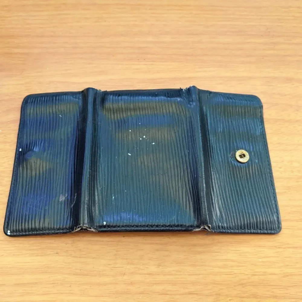 Louis Vuitton Epi Key Holder/Wallet #905💥PRICE DROP💥
